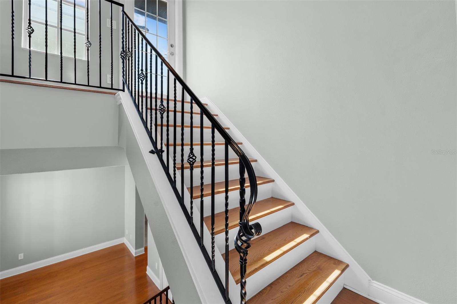 2419 VICTORIA GARDENS LN — photo 36