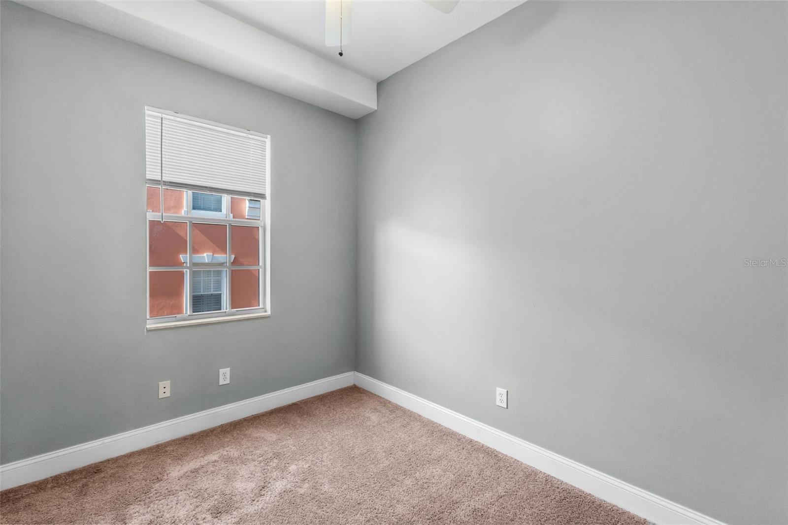 2419 VICTORIA GARDENS LN — photo 34