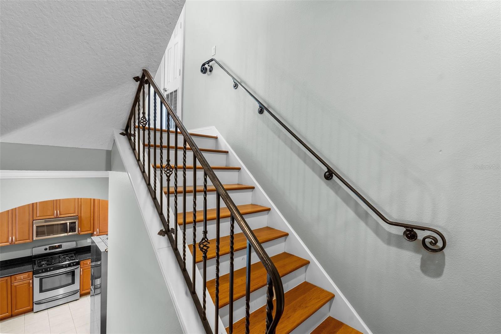 2419 VICTORIA GARDENS LN — photo 17