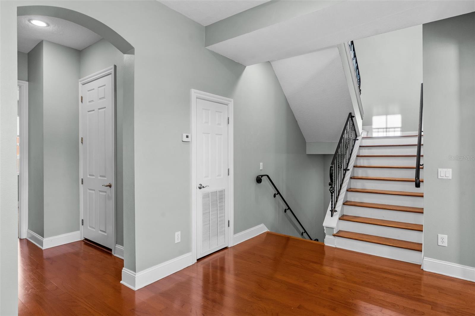 2419 VICTORIA GARDENS LN — photo 28