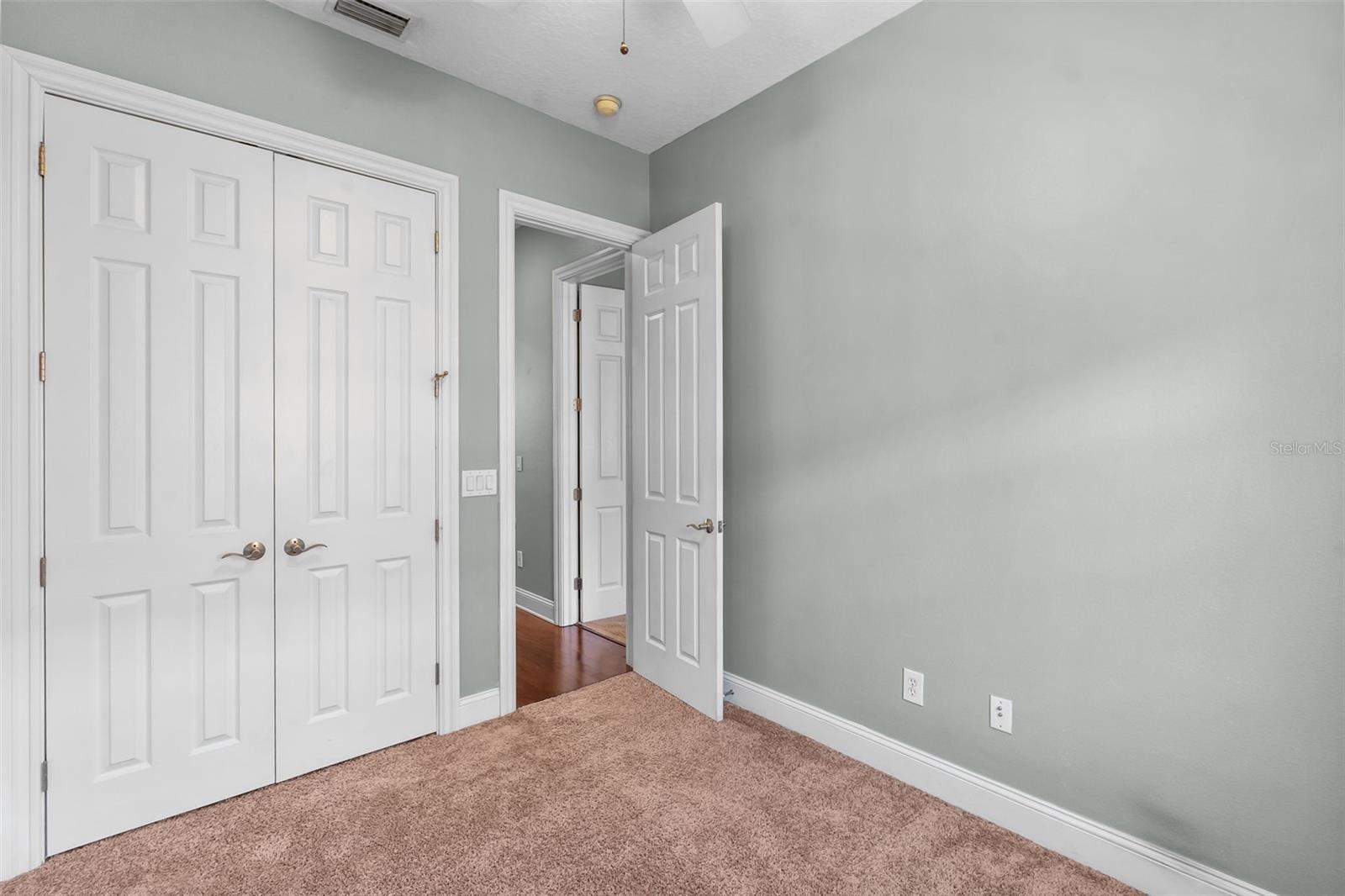 2419 VICTORIA GARDENS LN — photo 35