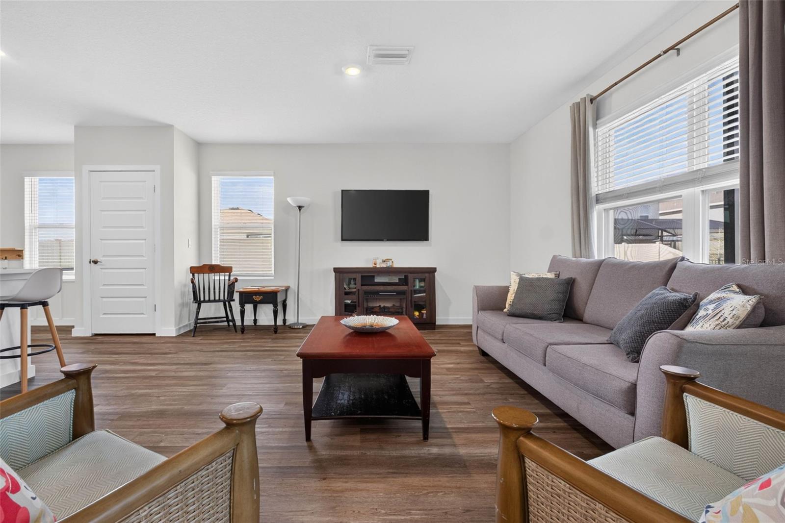 9744 CRESCENT RAY DR — photo 18