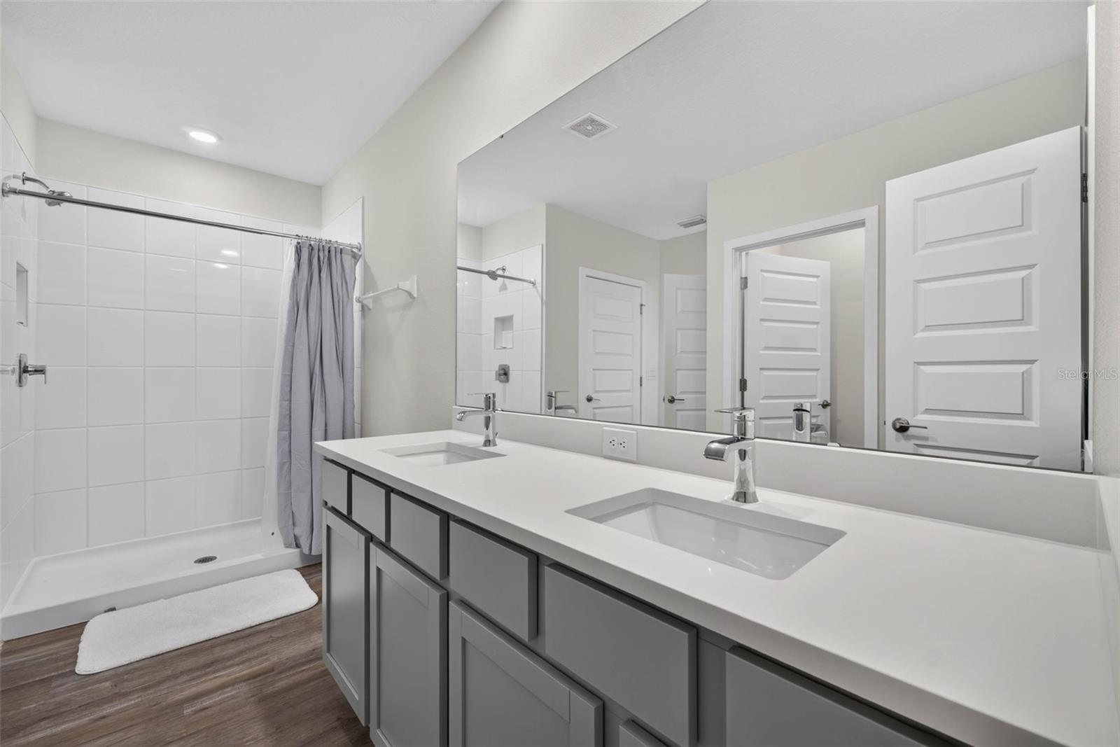 9744 CRESCENT RAY DR — photo 33