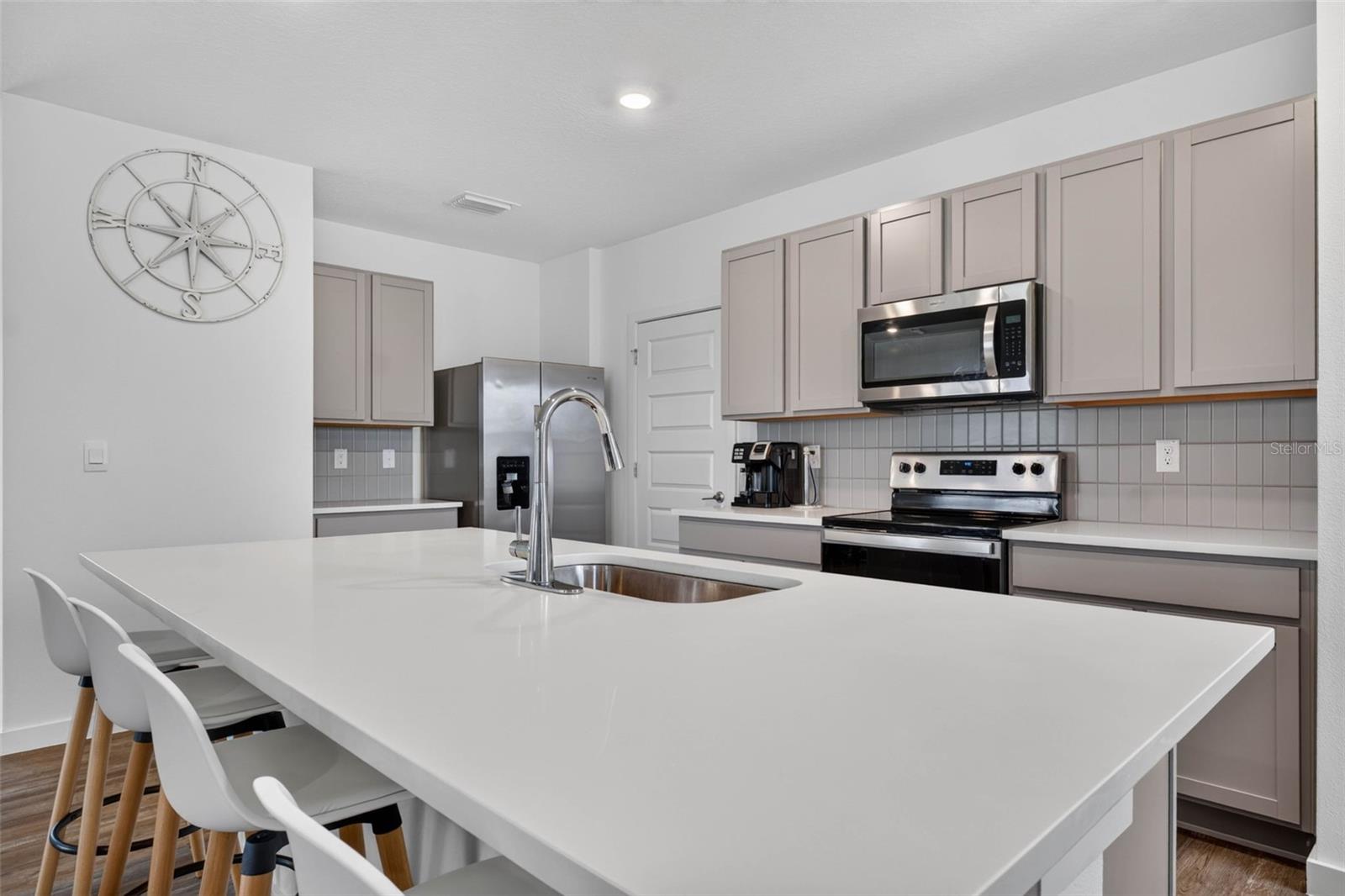 9744 CRESCENT RAY DR — photo 10