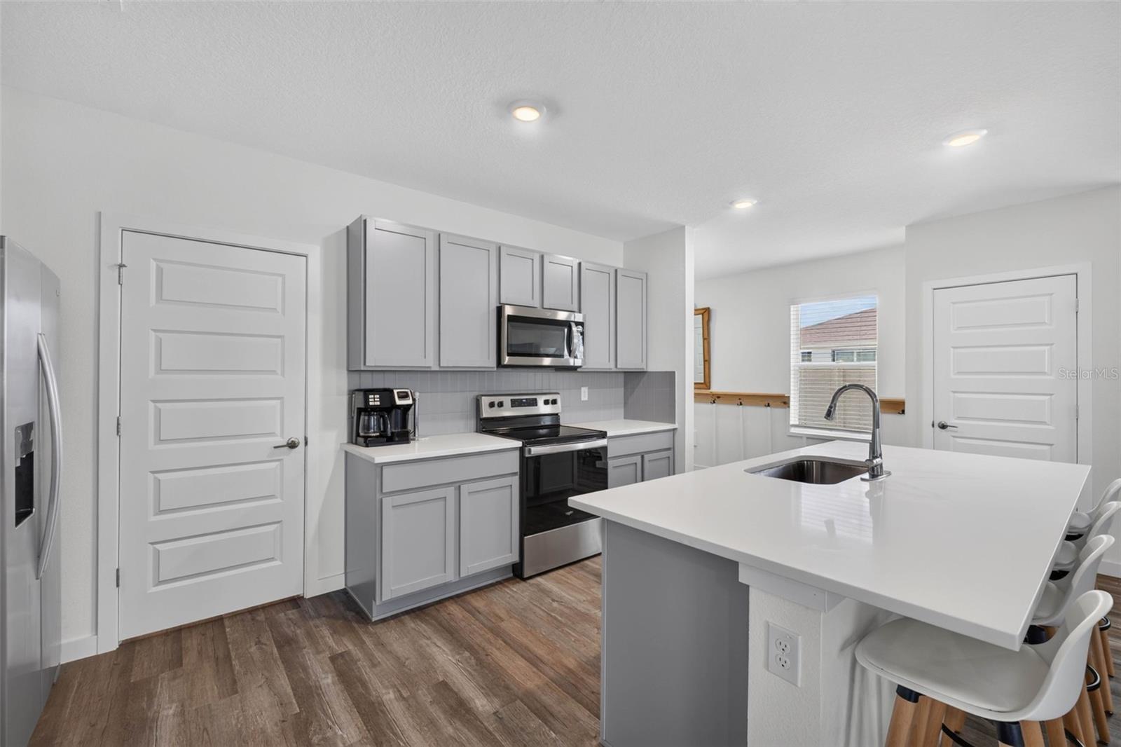 9744 CRESCENT RAY DR — photo 12