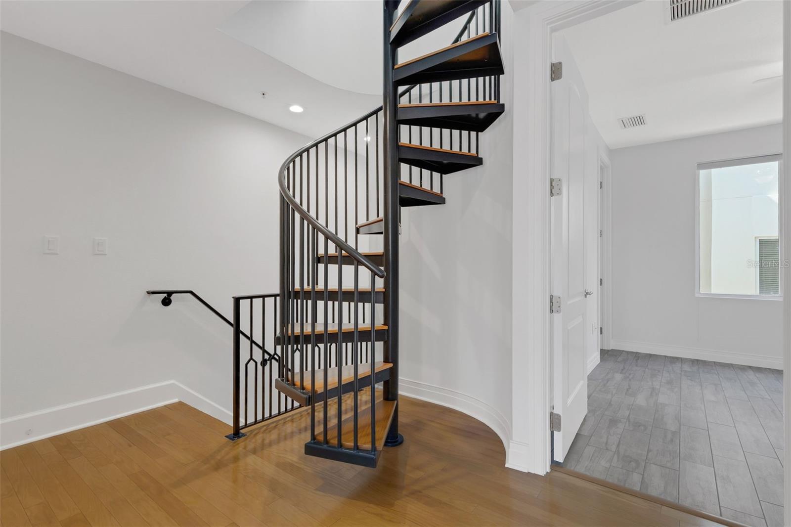 235 COCOANUT AVE #108B — photo 27