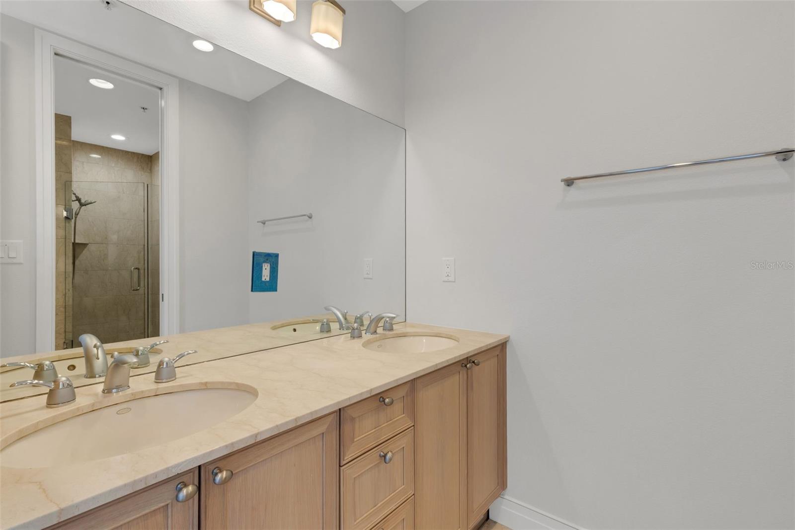 235 COCOANUT AVE #108B — photo 21