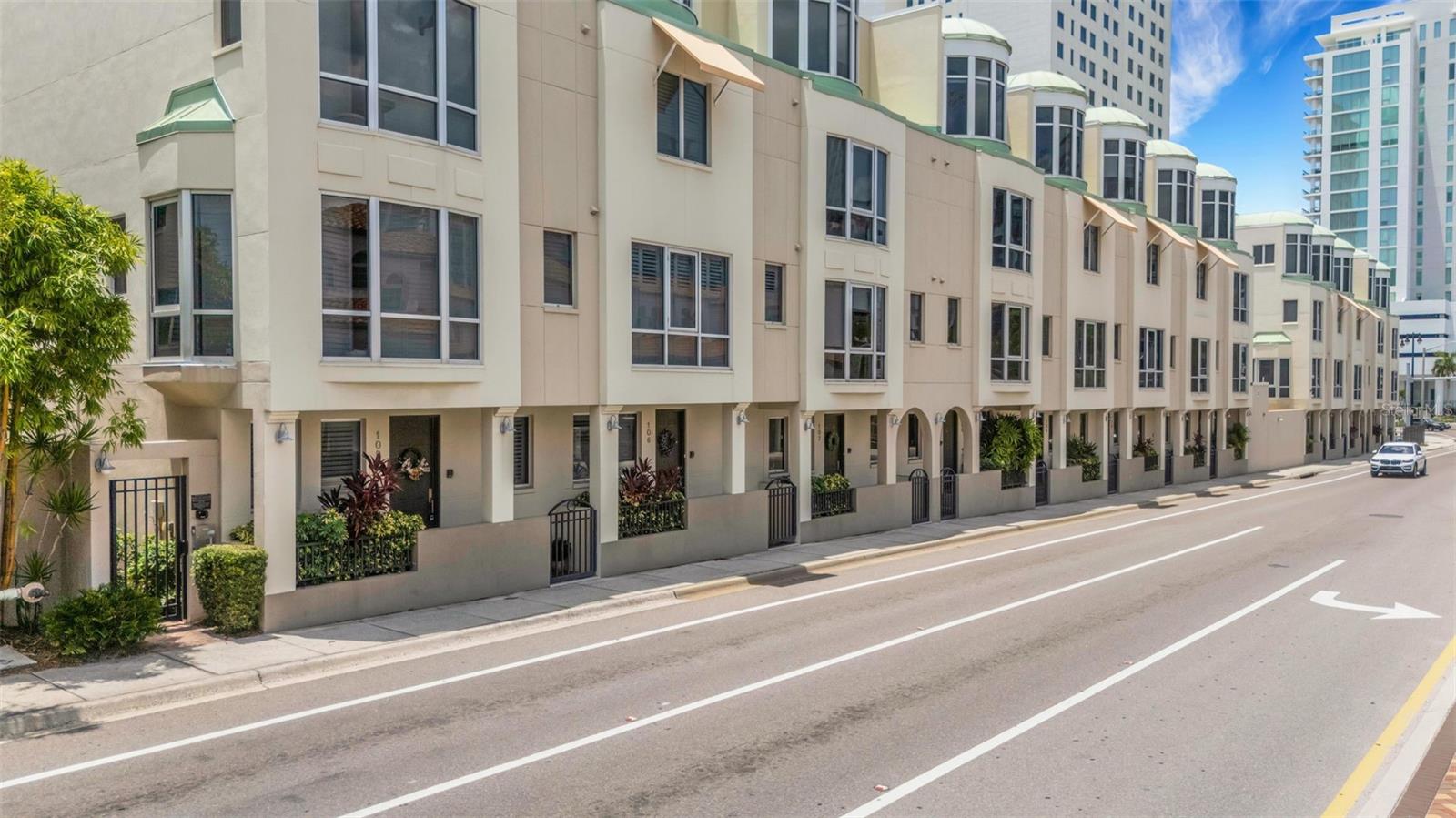 235 COCOANUT AVE #108B — photo 40