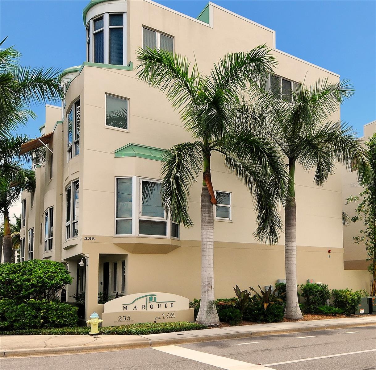 235 COCOANUT AVE #108B — photo 36