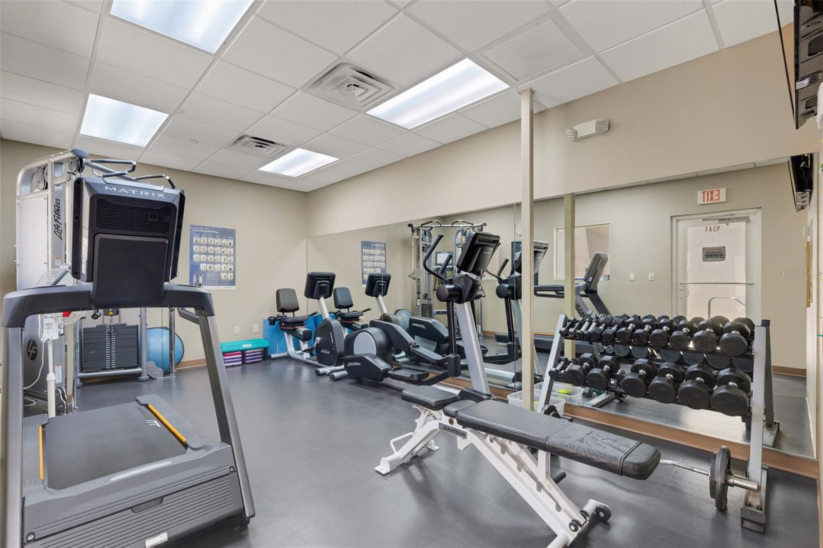 235 COCOANUT AVE #108B — photo 39