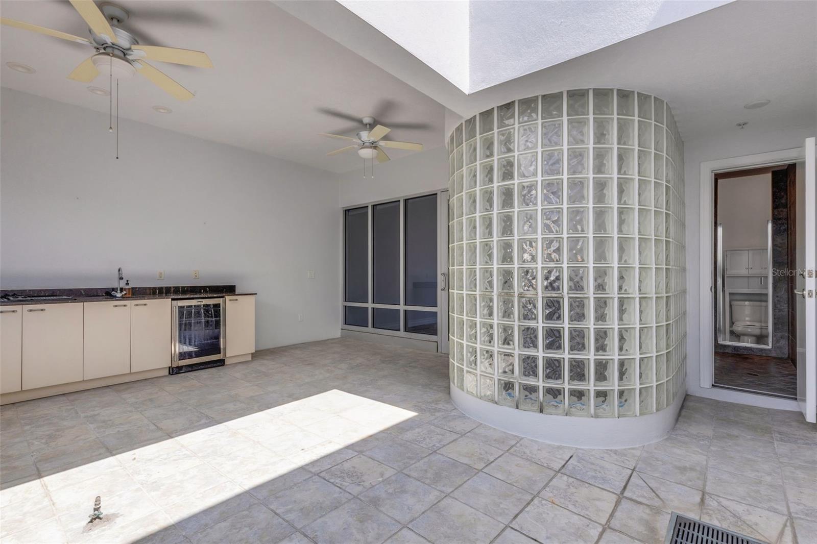 235 COCOANUT AVE #108B — photo 32