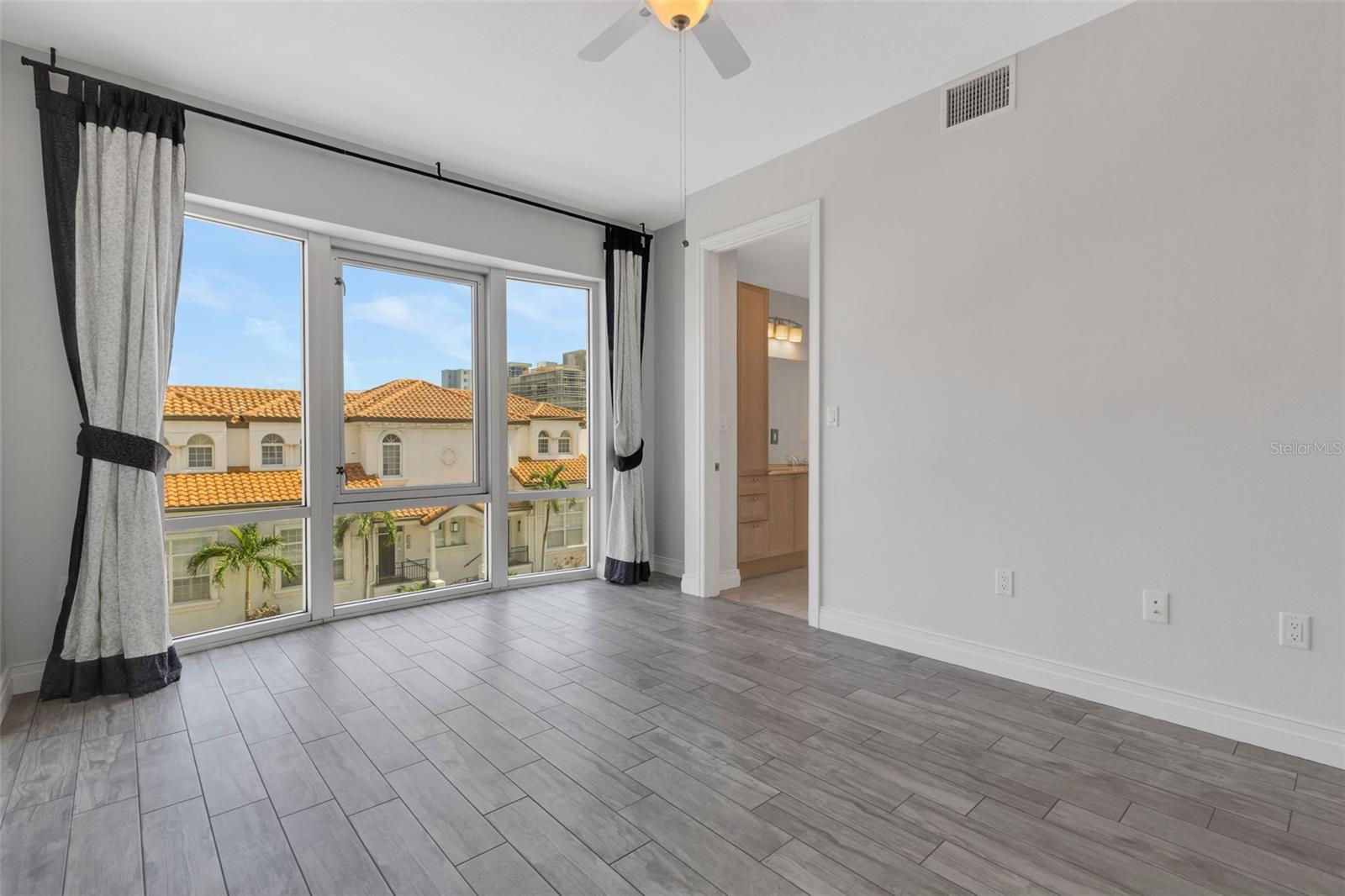 235 COCOANUT AVE #108B — photo 19