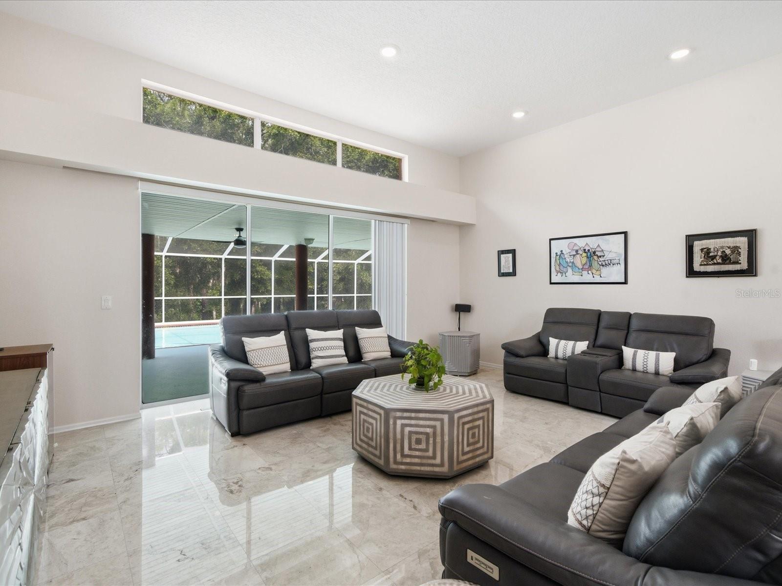 18621 AVENUE CAPRI — photo 15