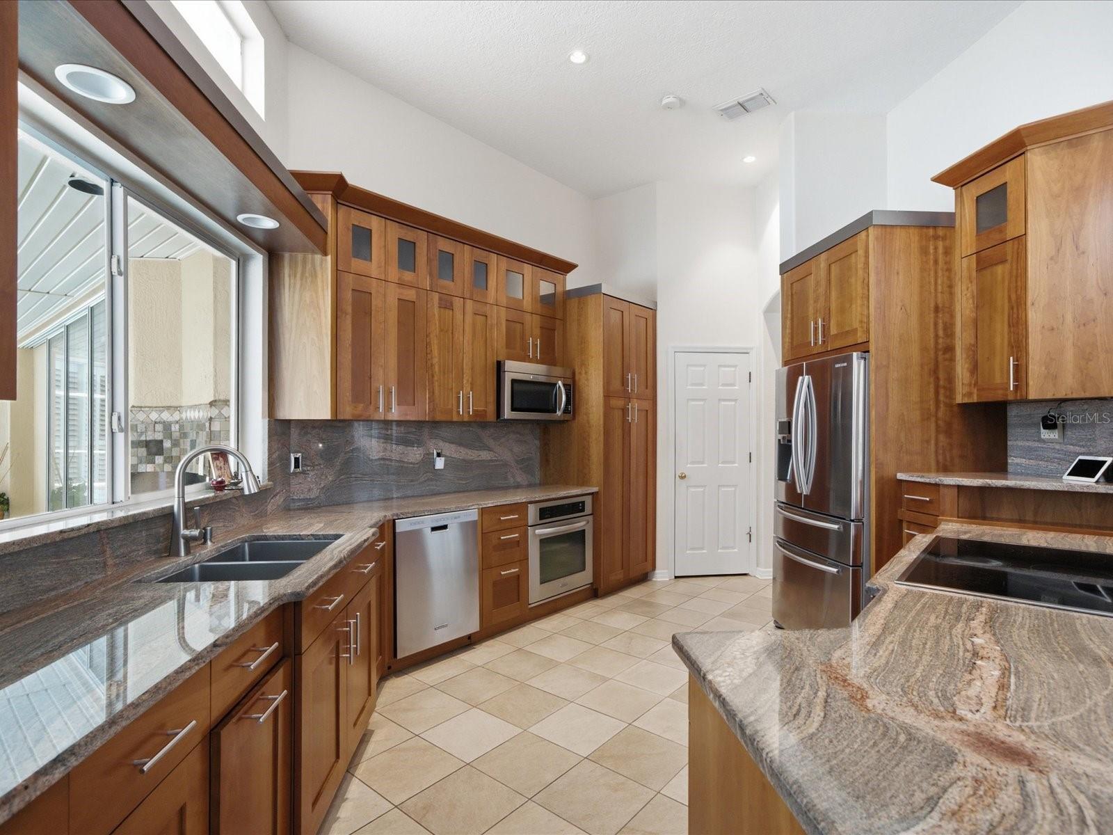 18621 AVENUE CAPRI — photo 18