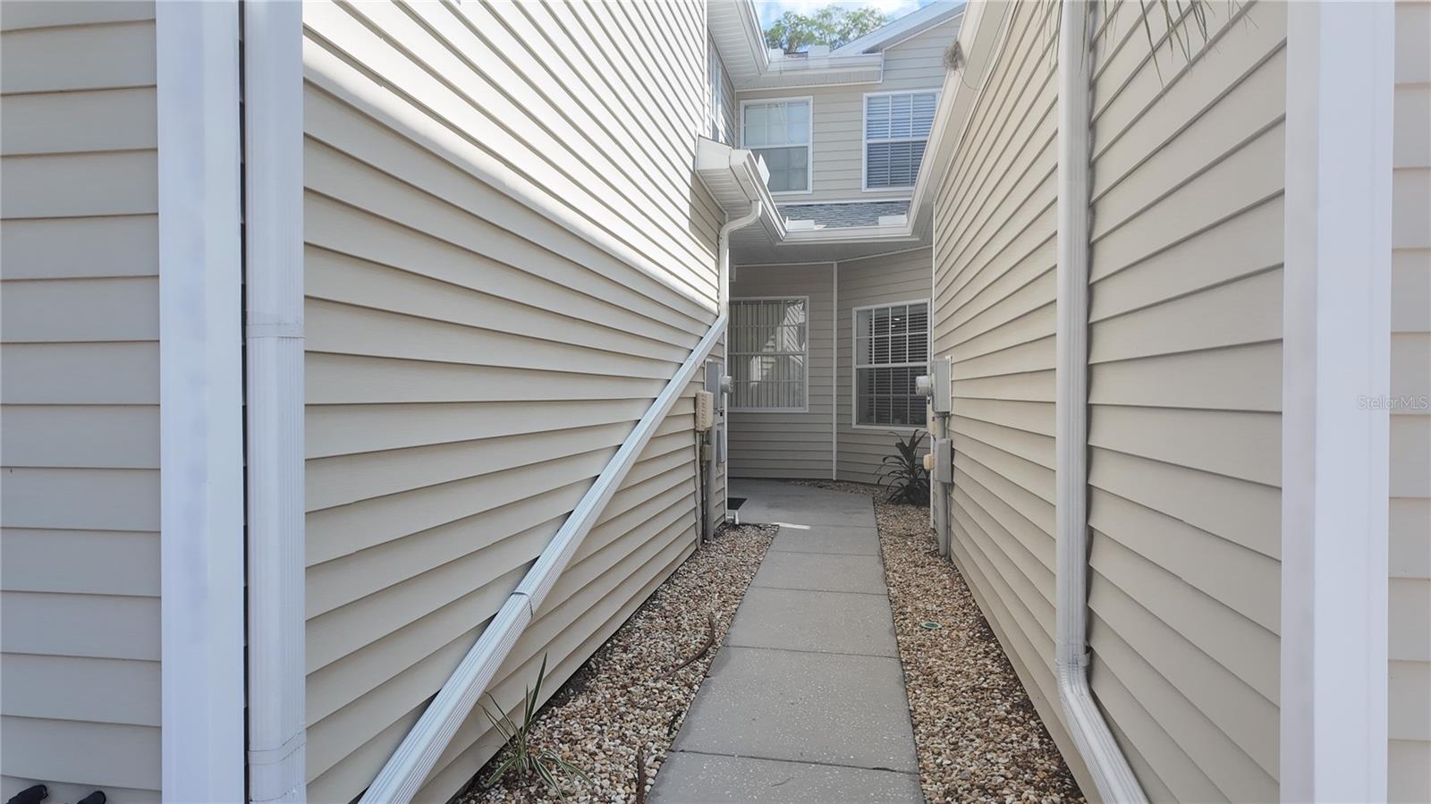1651 HAMMOCKS AVE — photo 3