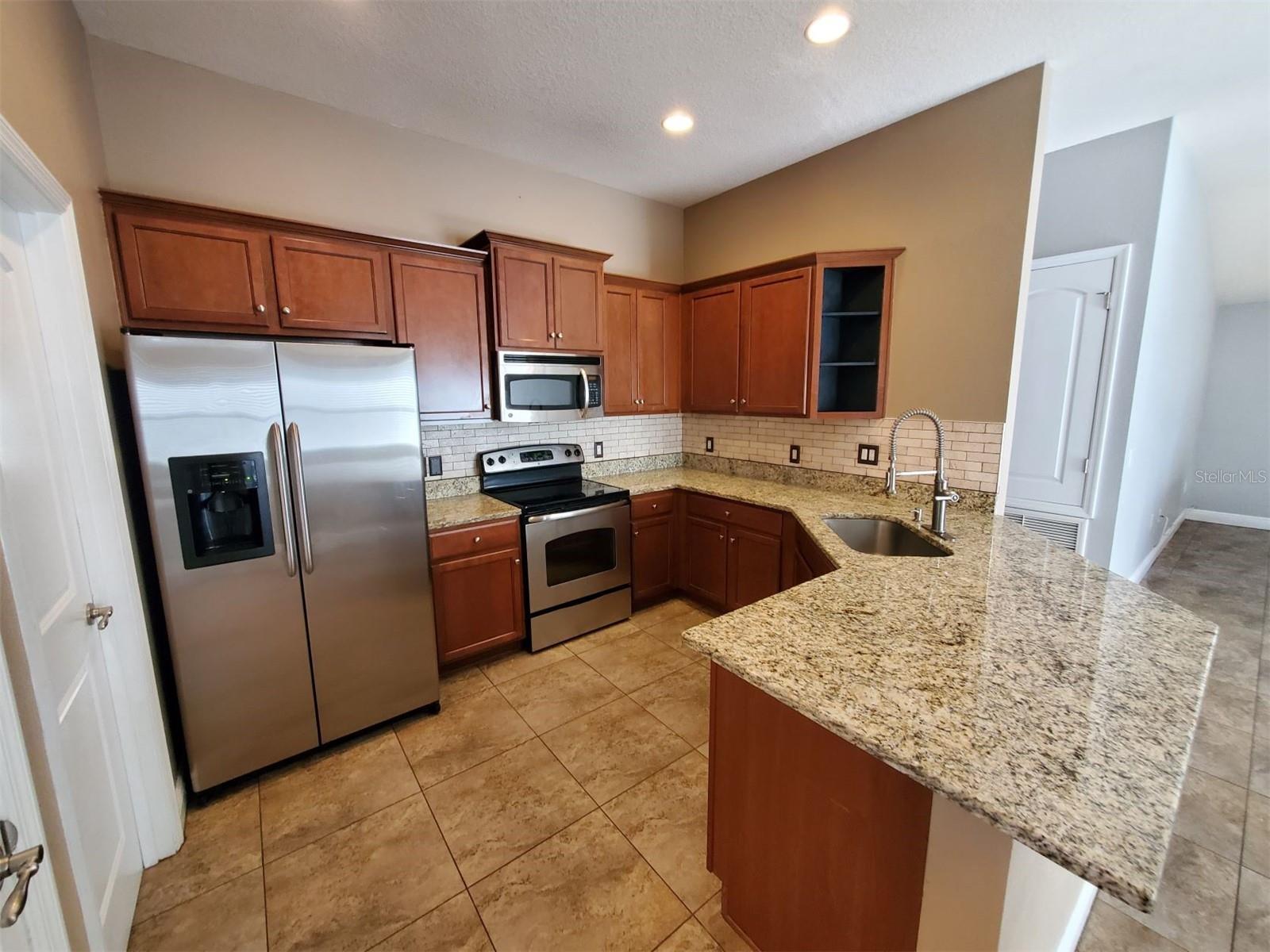 10737 STANDING STONE DR — photo 6