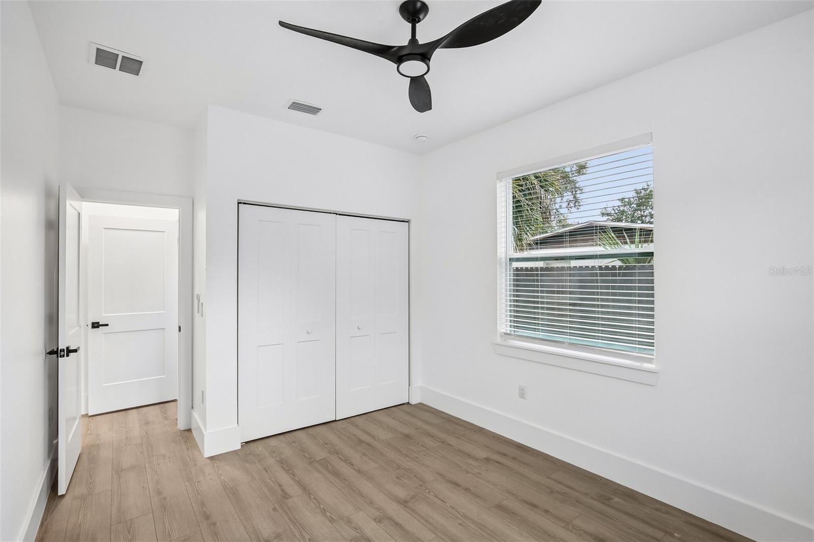 3612 E CLIFTON ST — photo 18