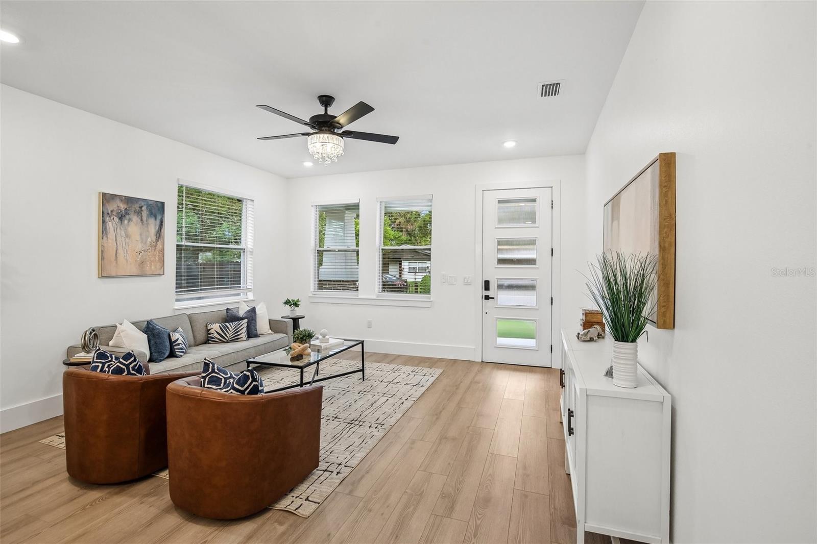 3612 E CLIFTON ST — photo 5