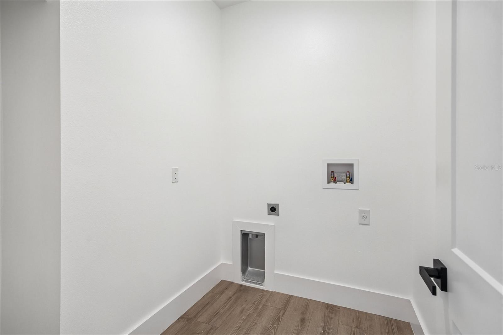 3612 E CLIFTON ST — photo 25