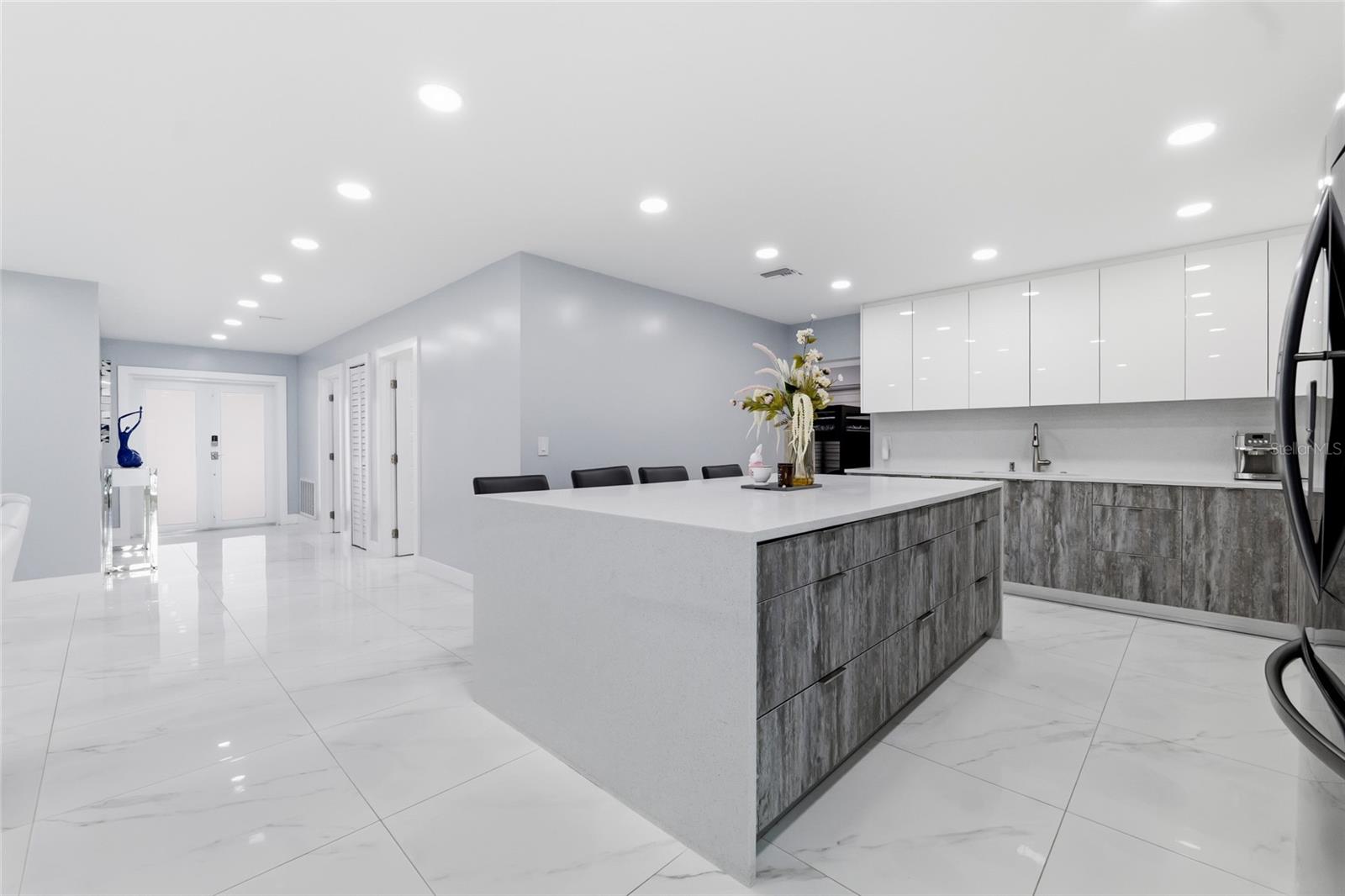 7101 SHENANDOAH CT — photo 11
