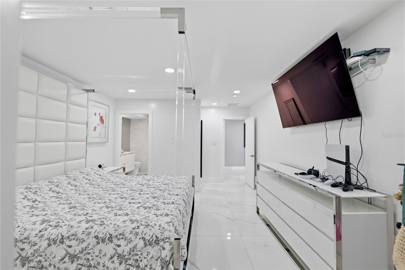 7101 SHENANDOAH CT — photo 17