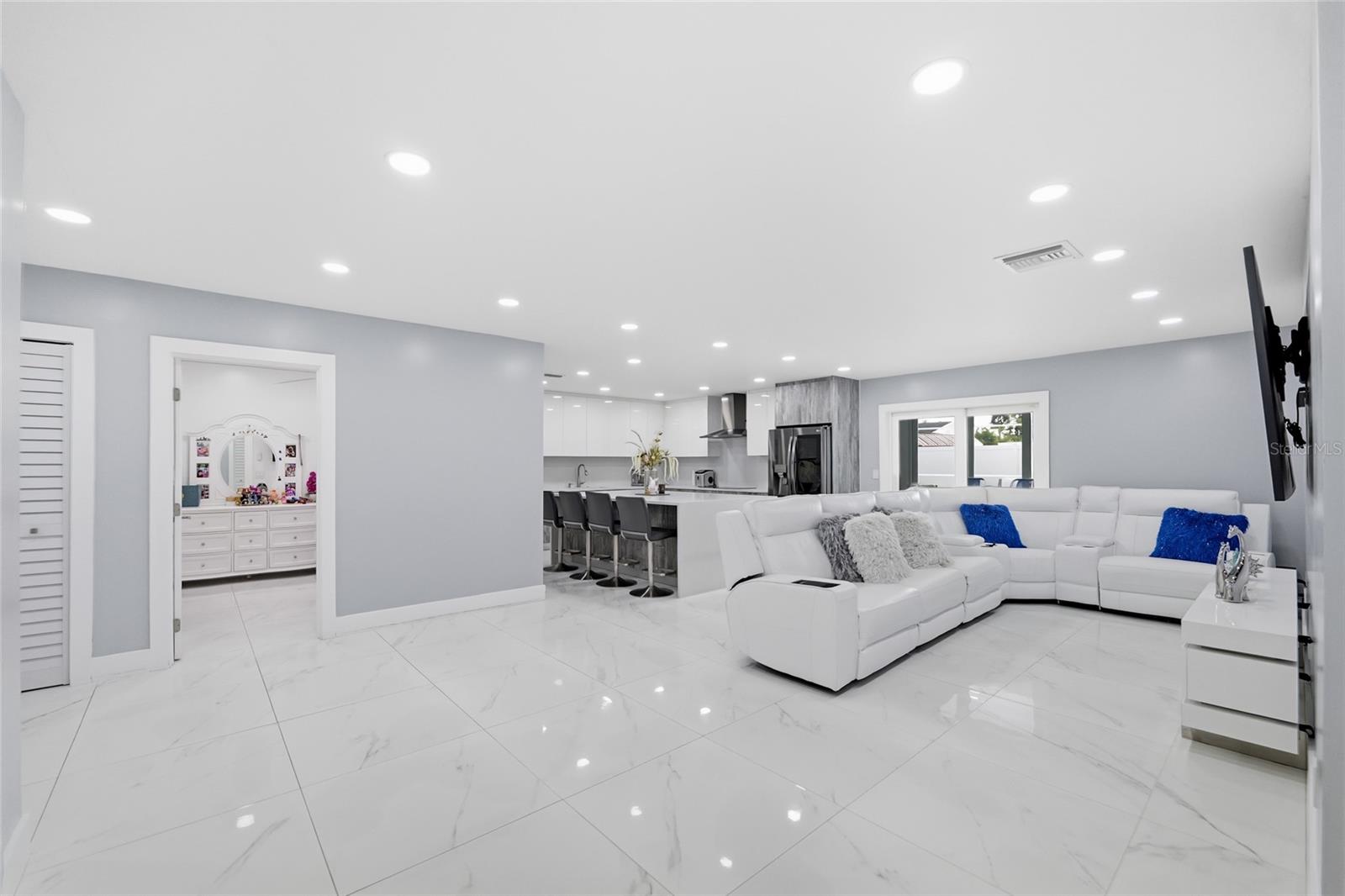 7101 SHENANDOAH CT — photo 14