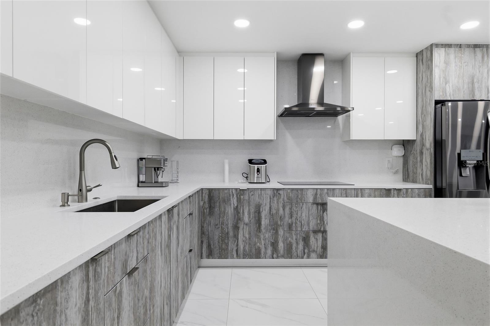 7101 SHENANDOAH CT — photo 13