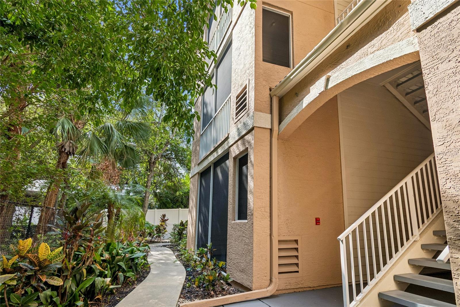 5211 BAY CLUB CIR — photo 17