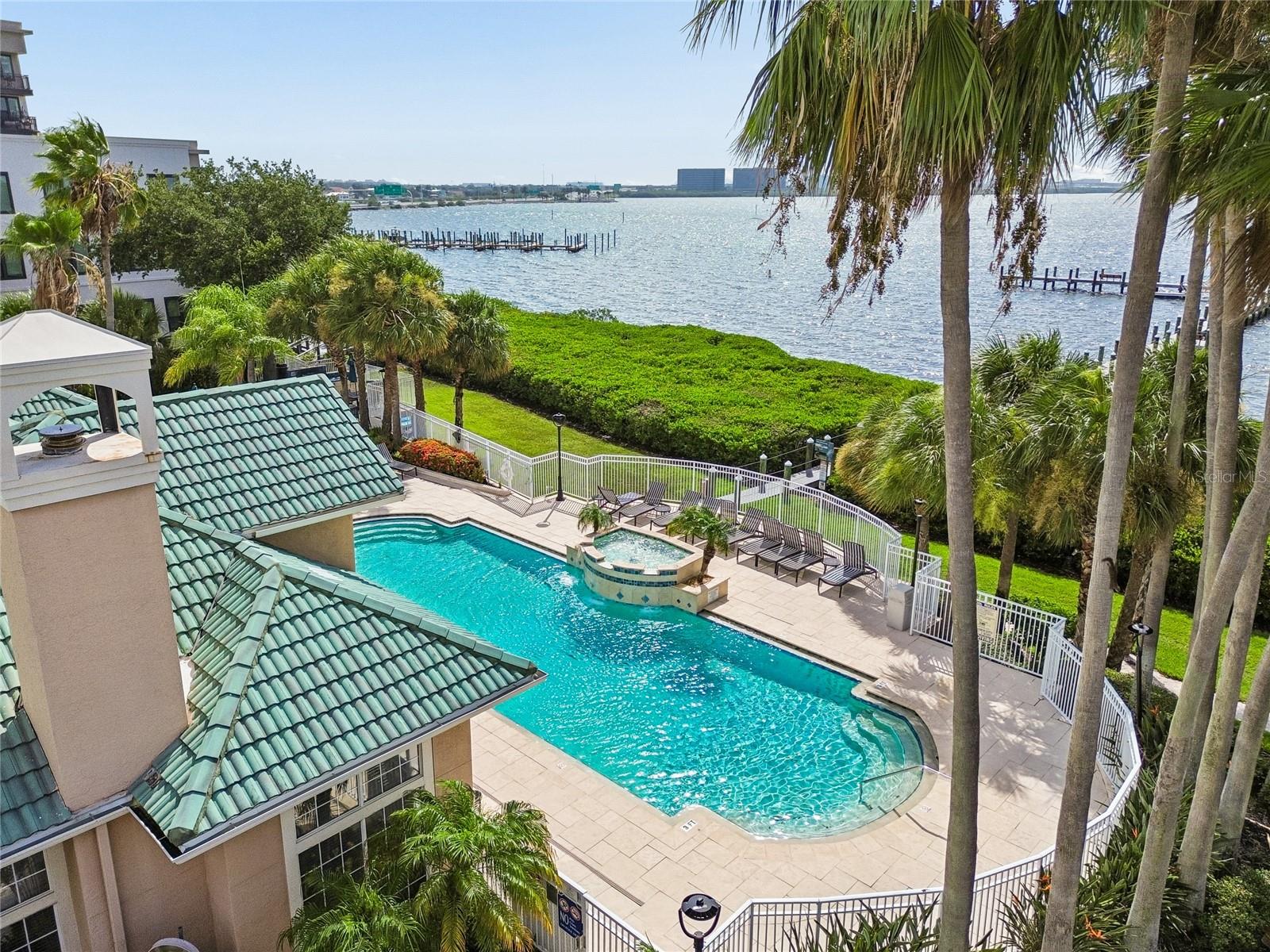 5211 BAY CLUB CIR — photo 21