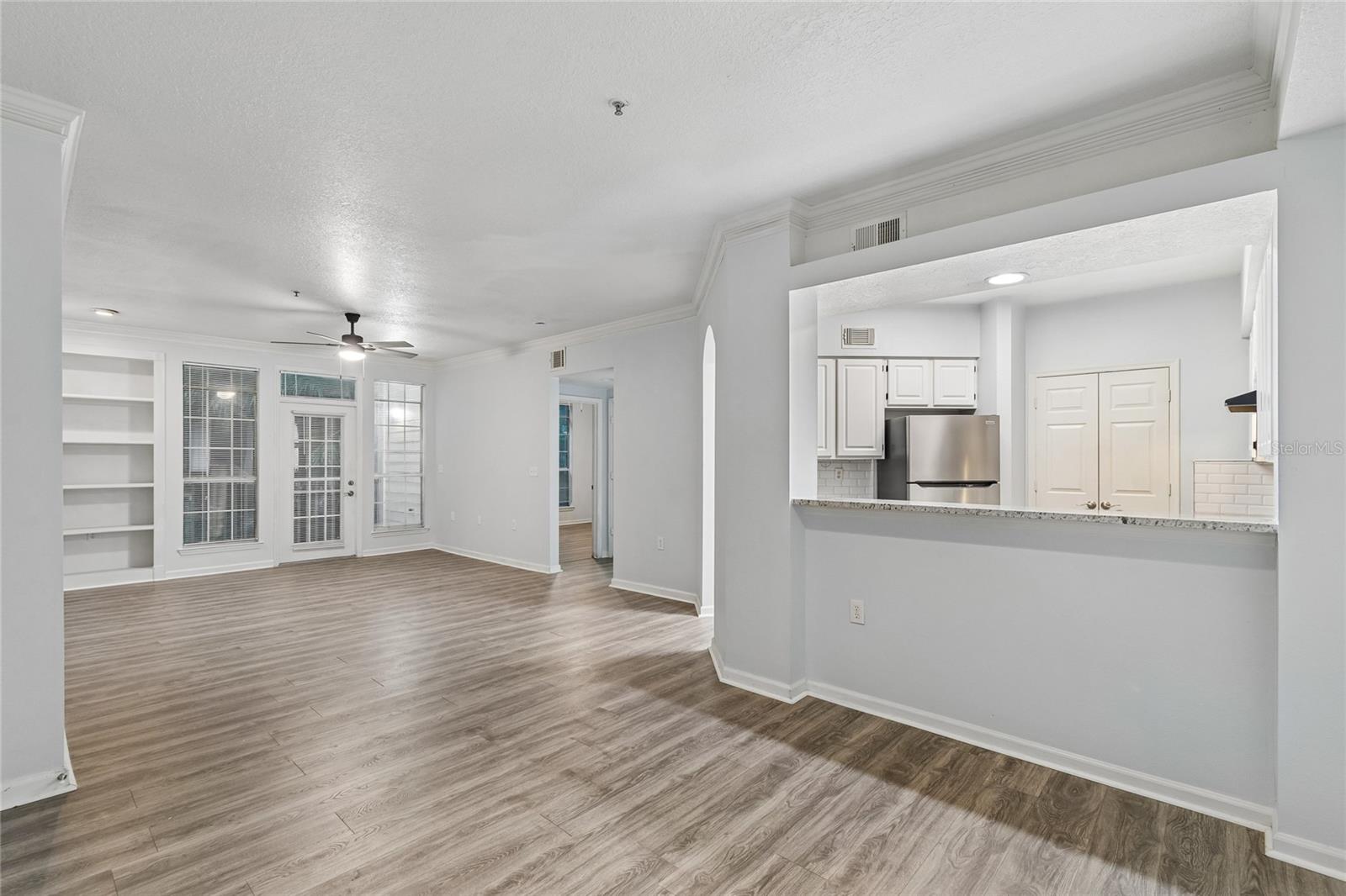 5211 BAY CLUB CIR — photo 3