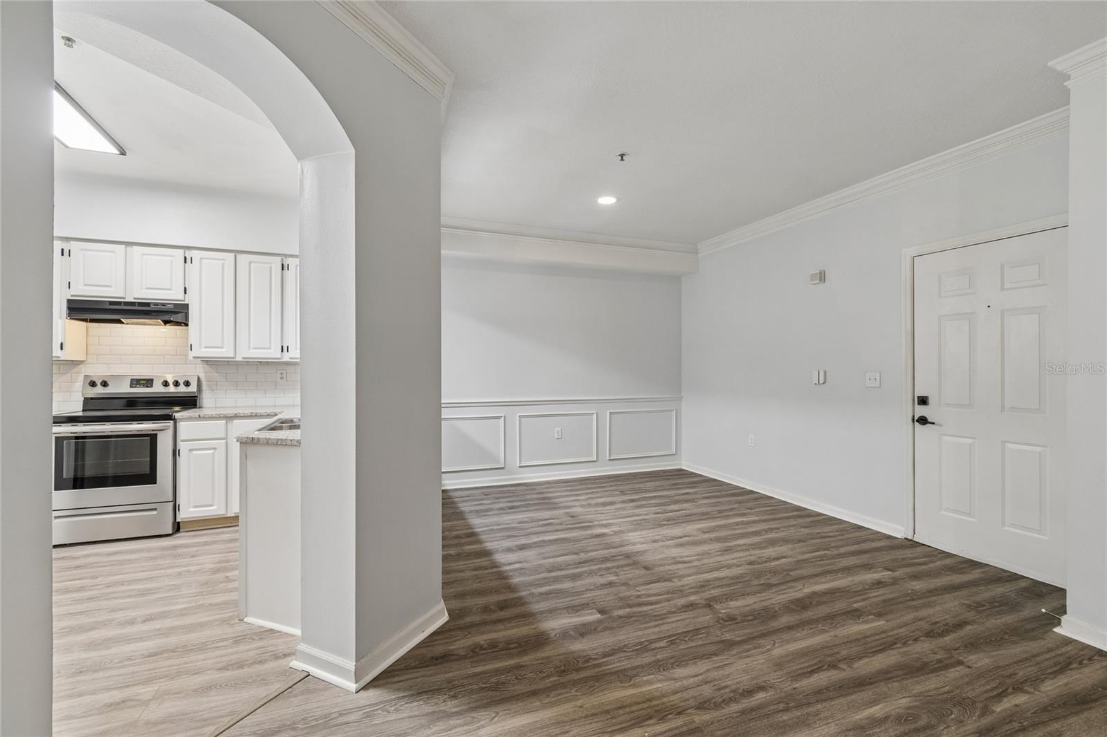 5211 BAY CLUB CIR — photo 10
