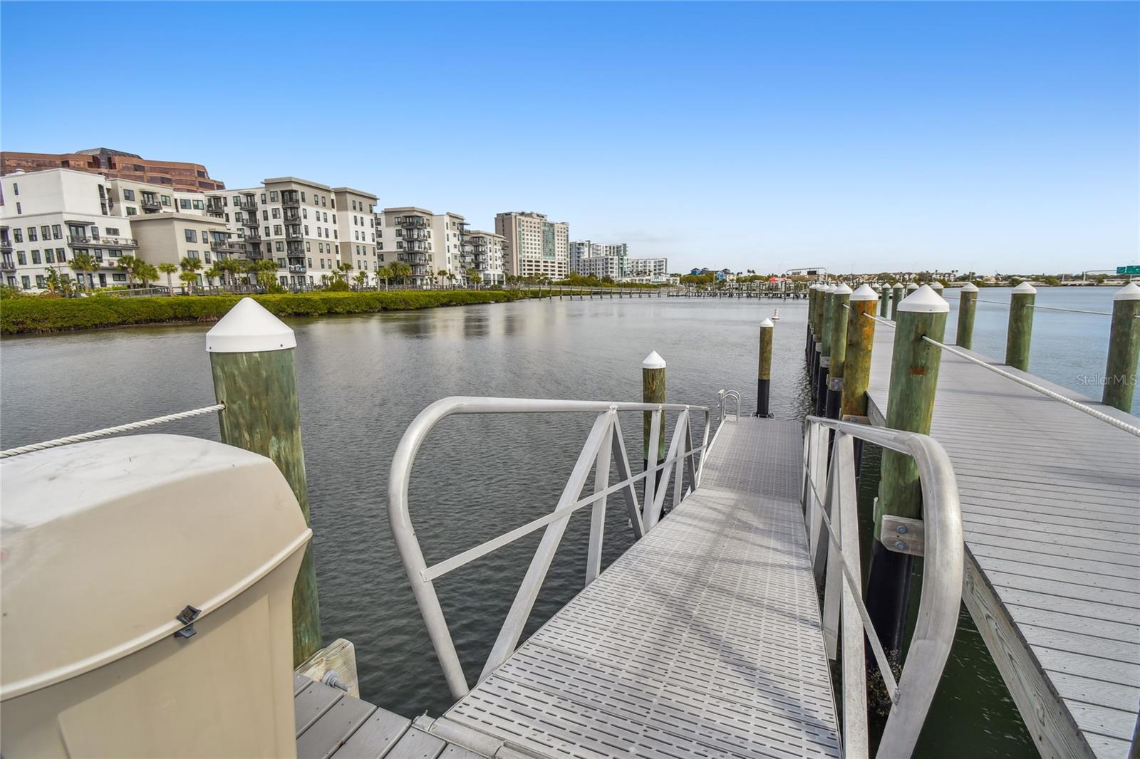 5211 BAY CLUB CIR — photo 28