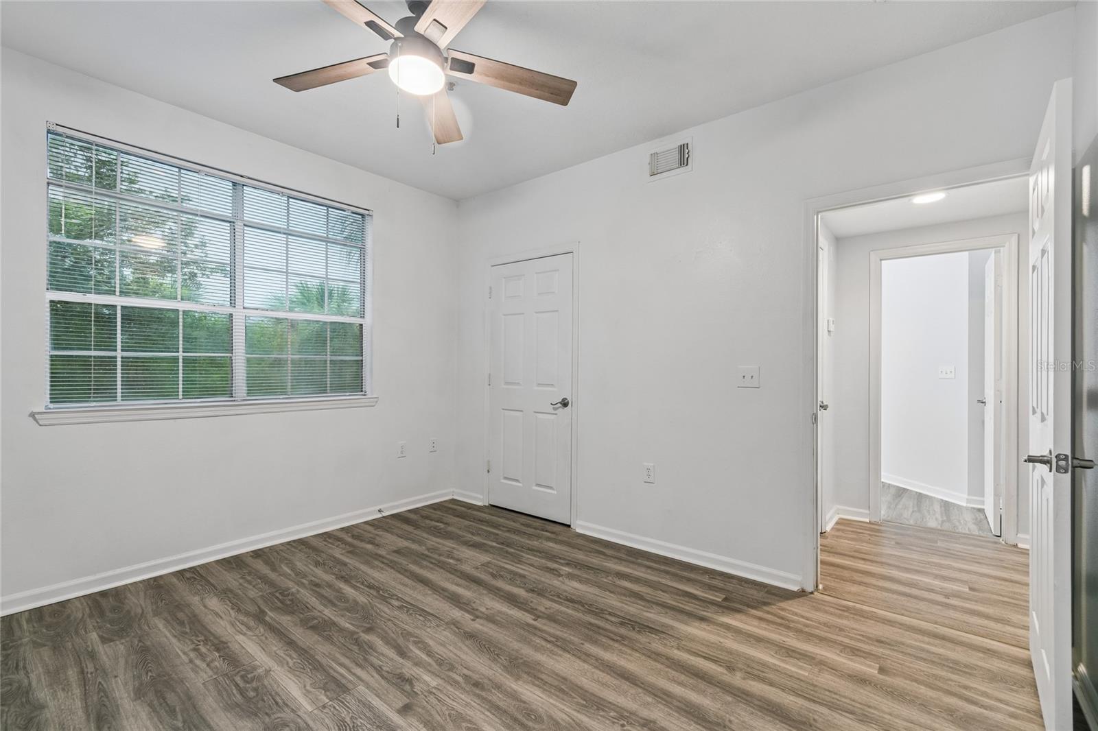 5211 BAY CLUB CIR — photo 6