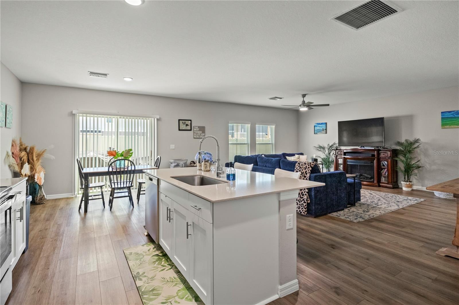 7580 FREESIA TRCE — photo 33
