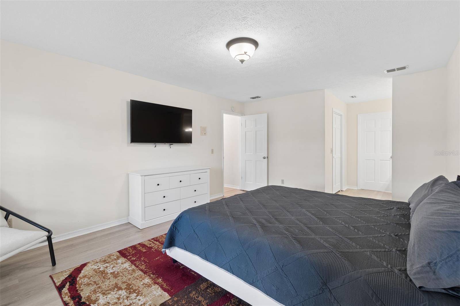 653 TIMBER POND DR — photo 17
