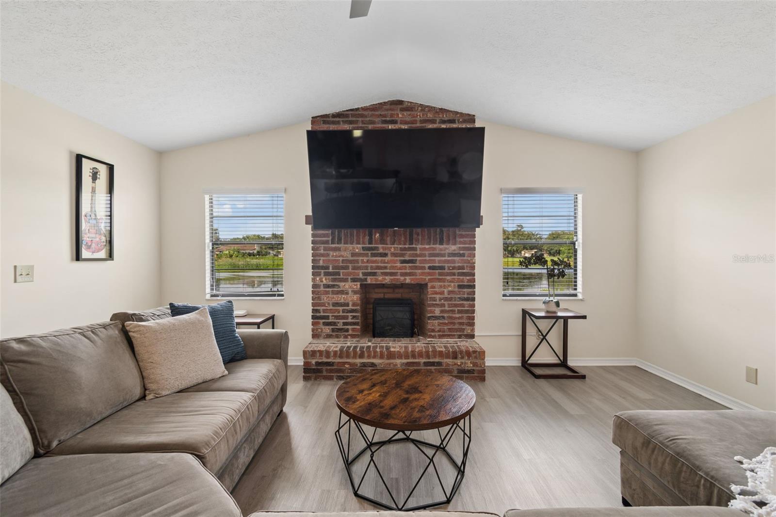 653 TIMBER POND DR — photo 35