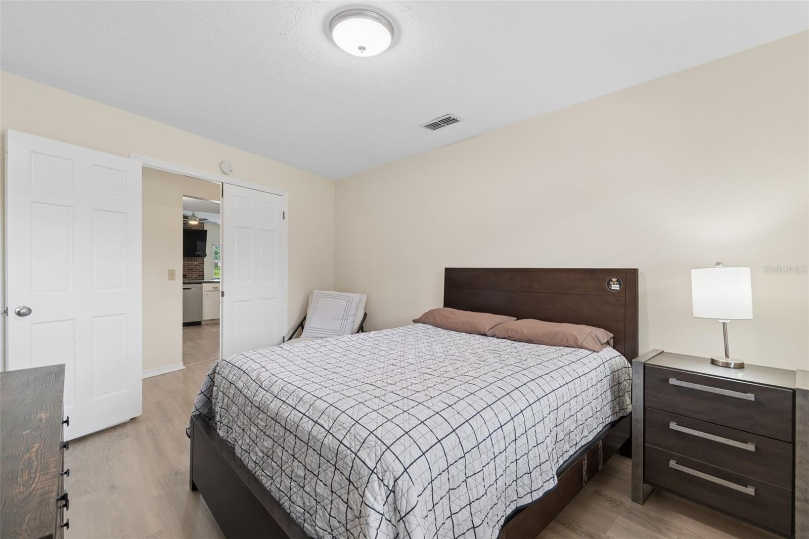 653 TIMBER POND DR — photo 26