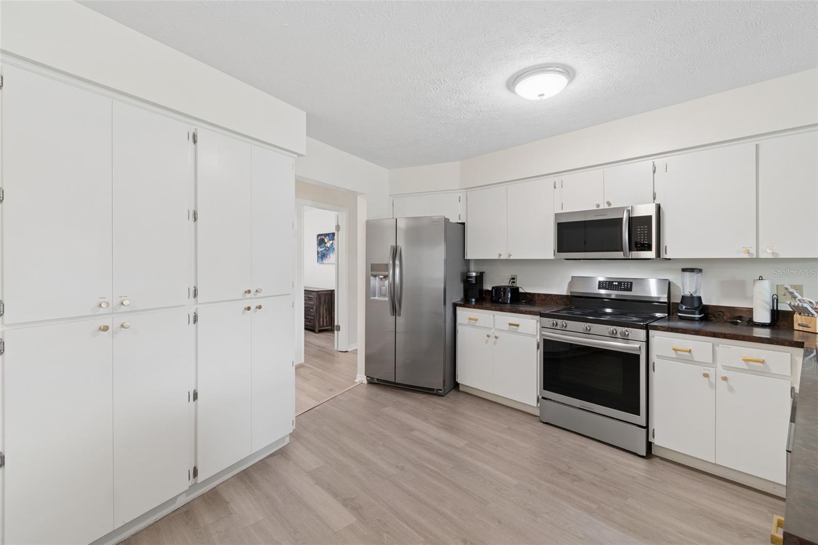 653 TIMBER POND DR — photo 30