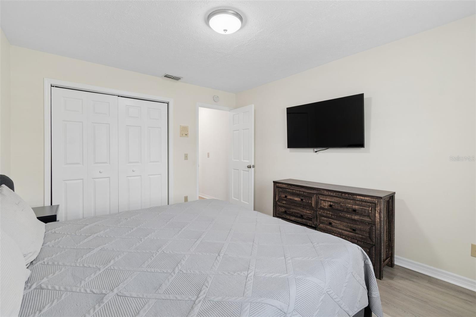 653 TIMBER POND DR — photo 44