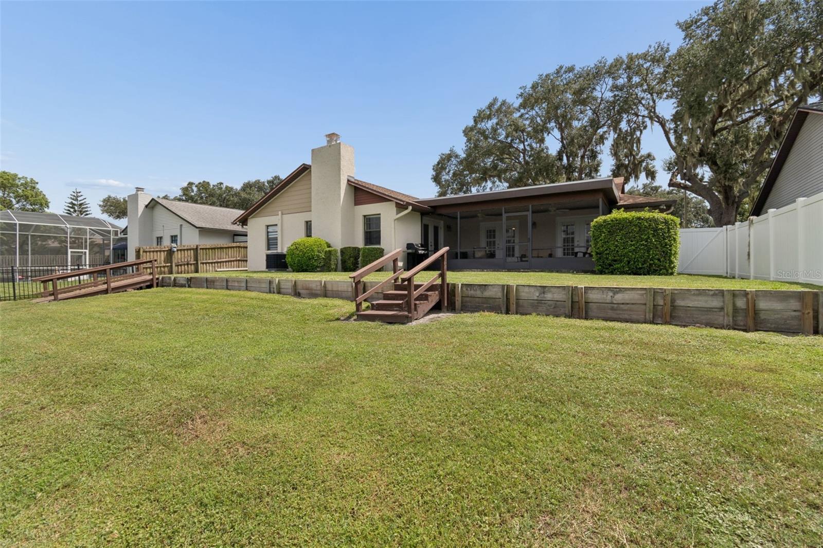 653 TIMBER POND DR — photo 51