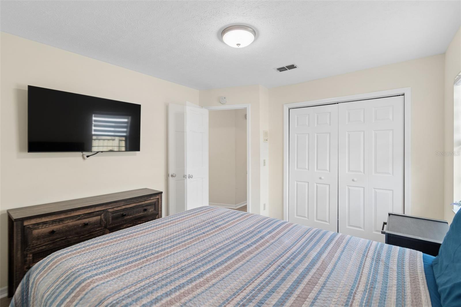 653 TIMBER POND DR — photo 39