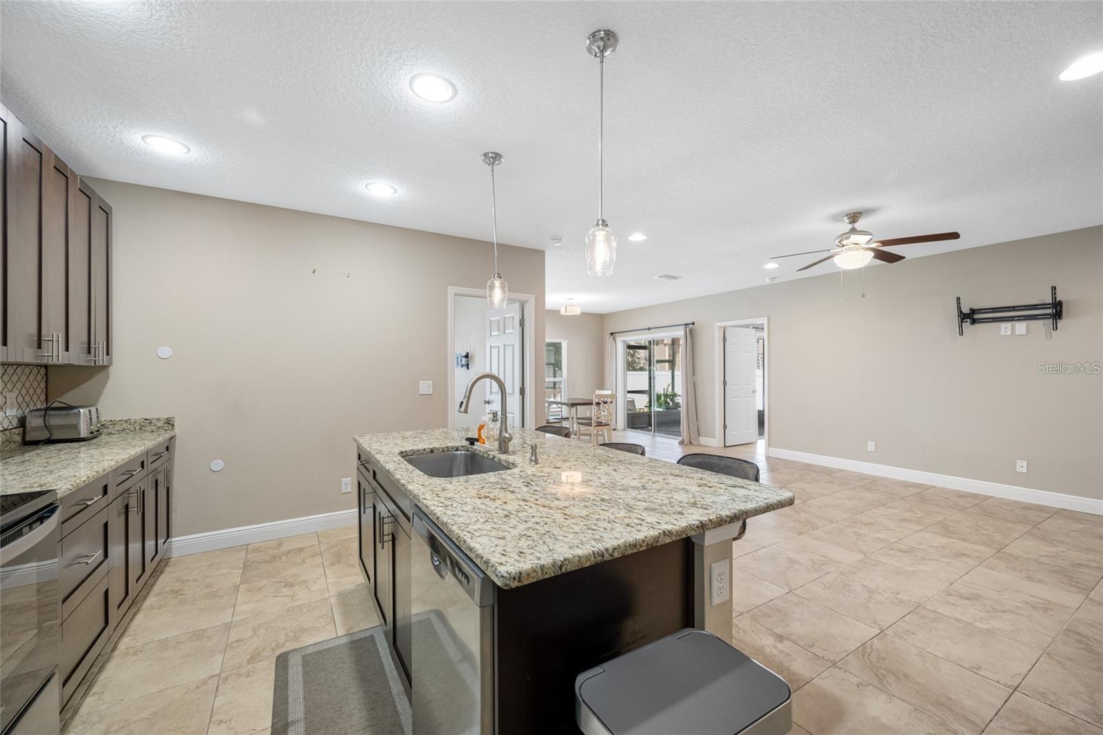230 CLAYTON ST — photo 18
