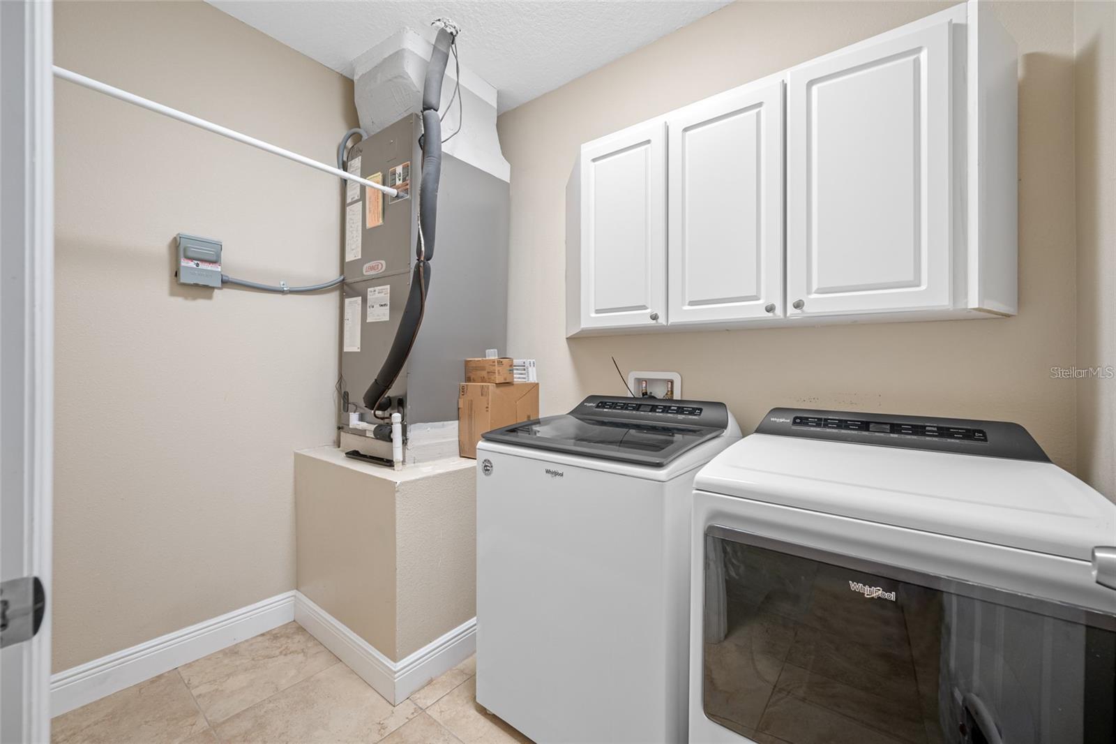 230 CLAYTON ST — photo 12