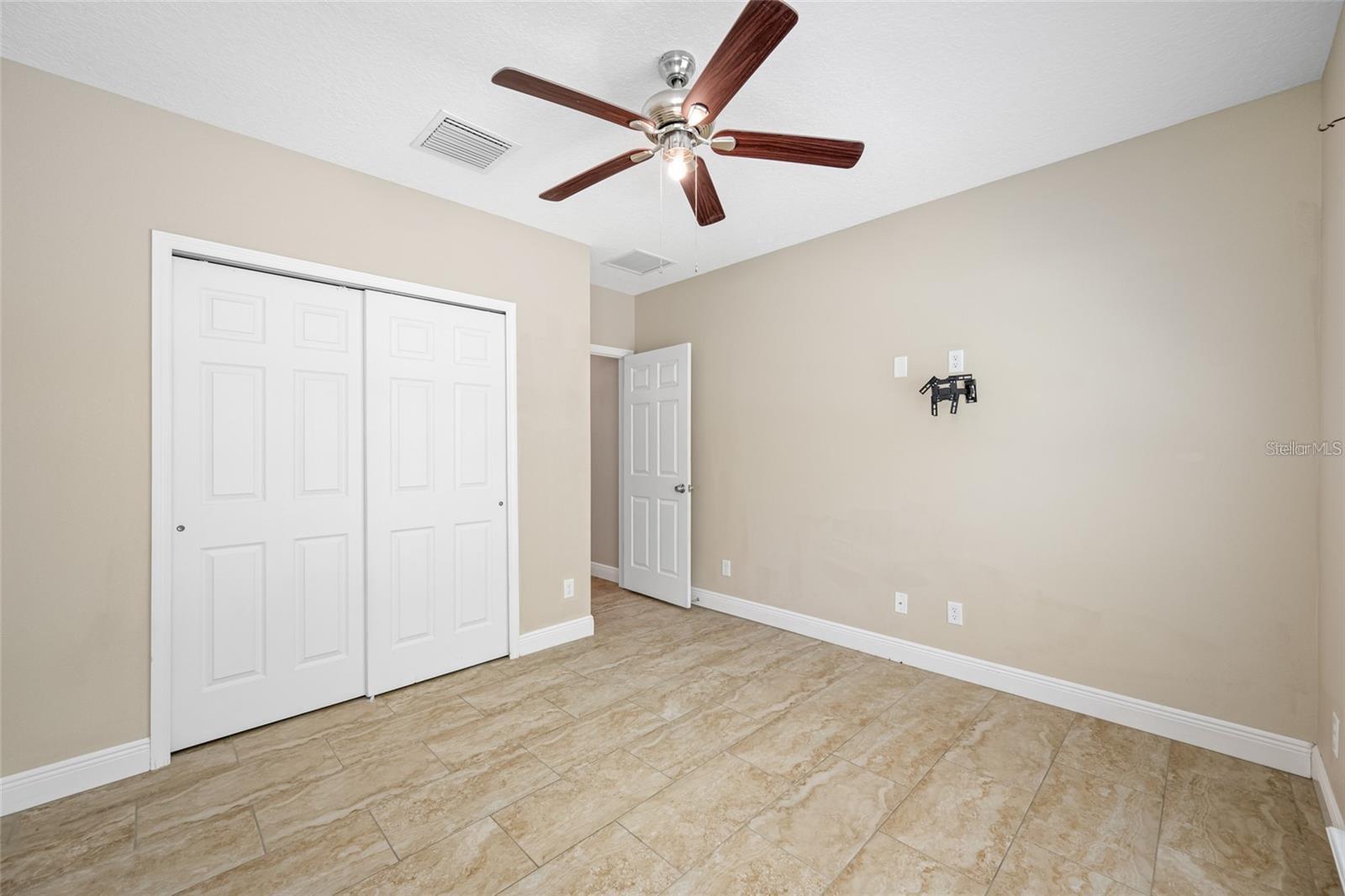 230 CLAYTON ST — photo 7