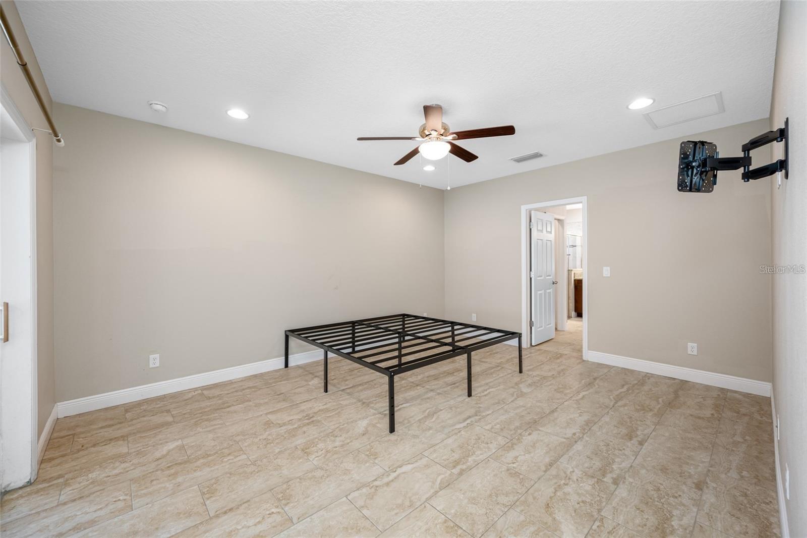 230 CLAYTON ST — photo 22