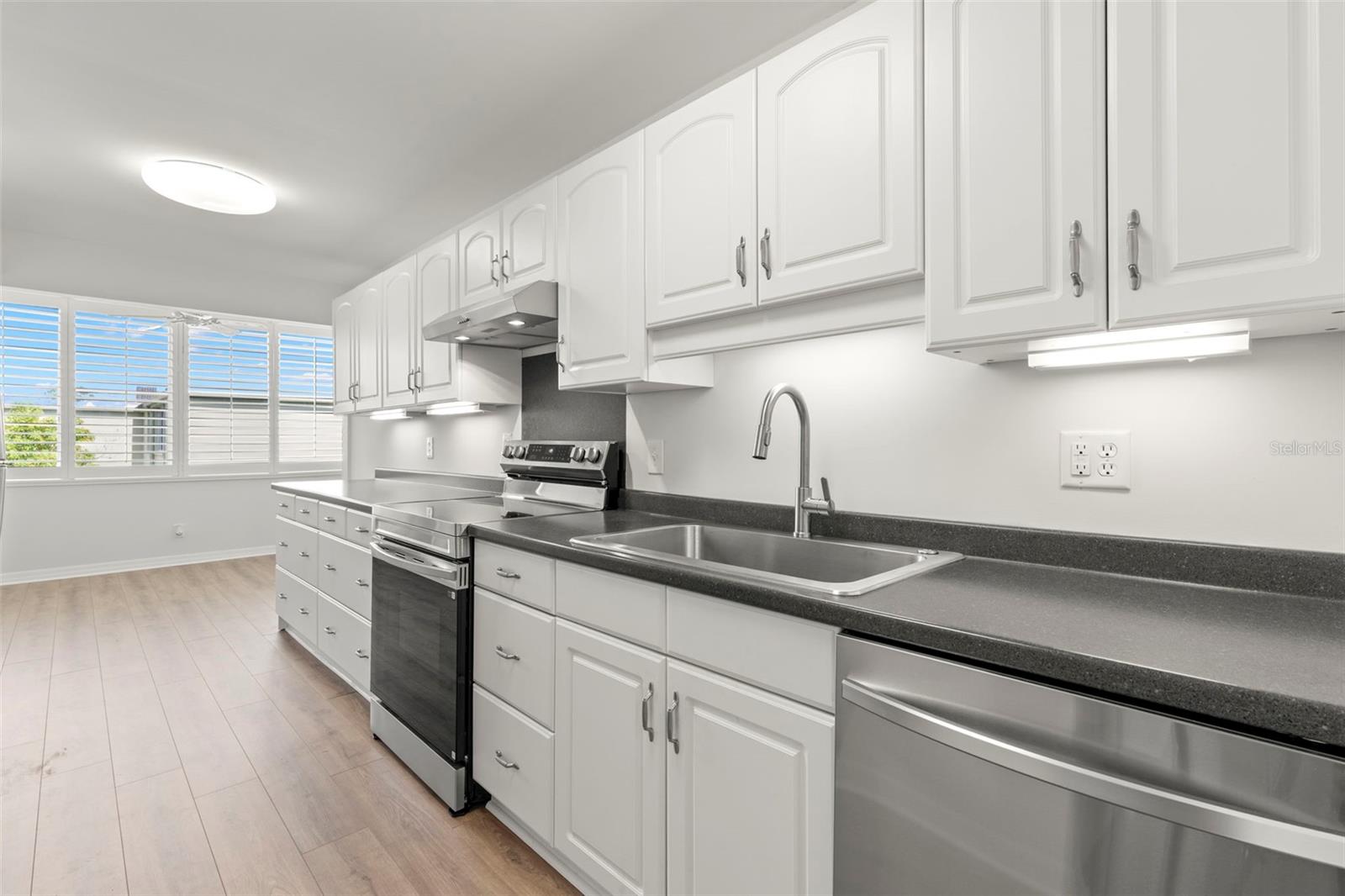 4890 BAY ST NE #330 — photo 11