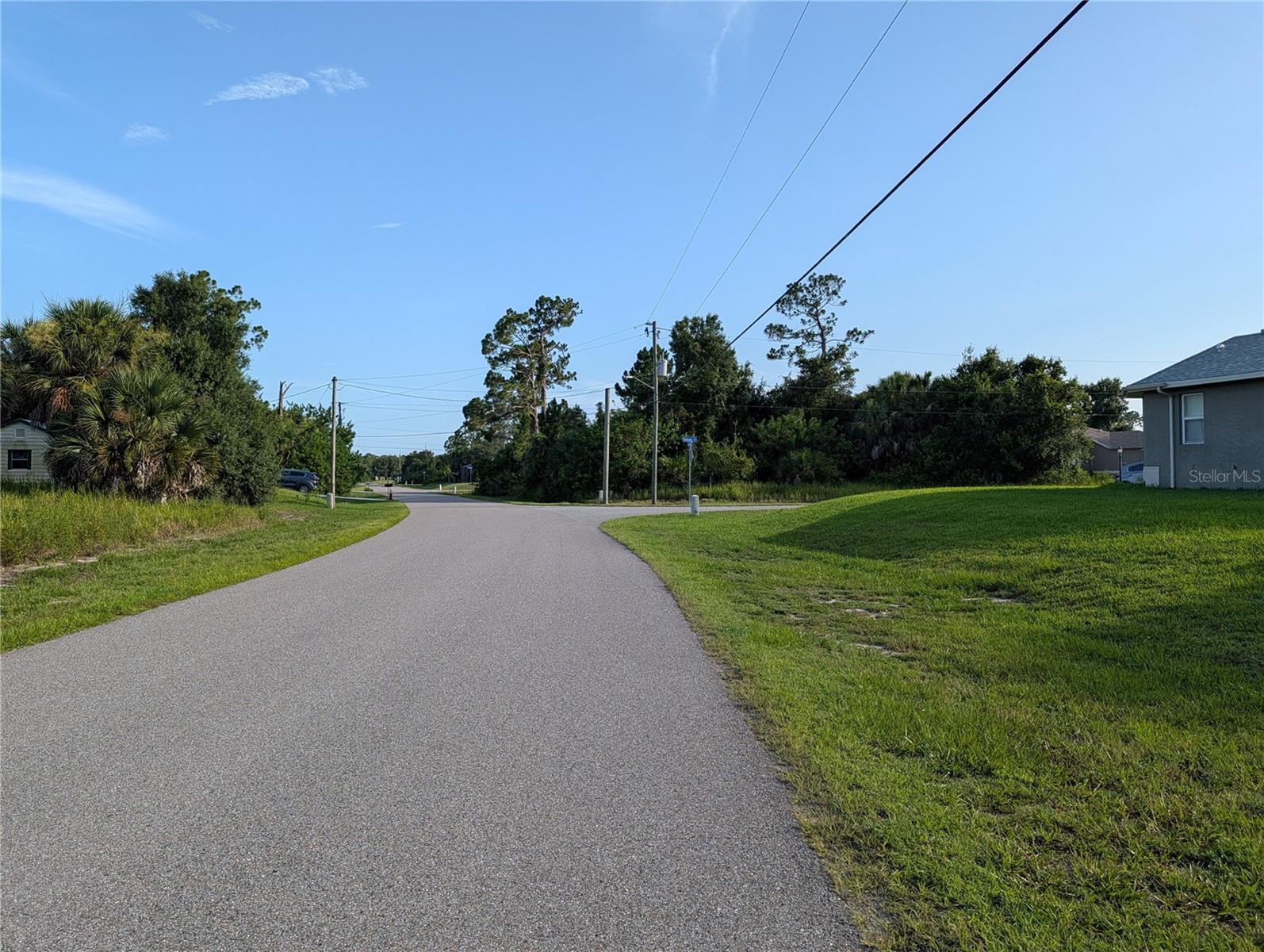 DELWOOD DR — photo 4