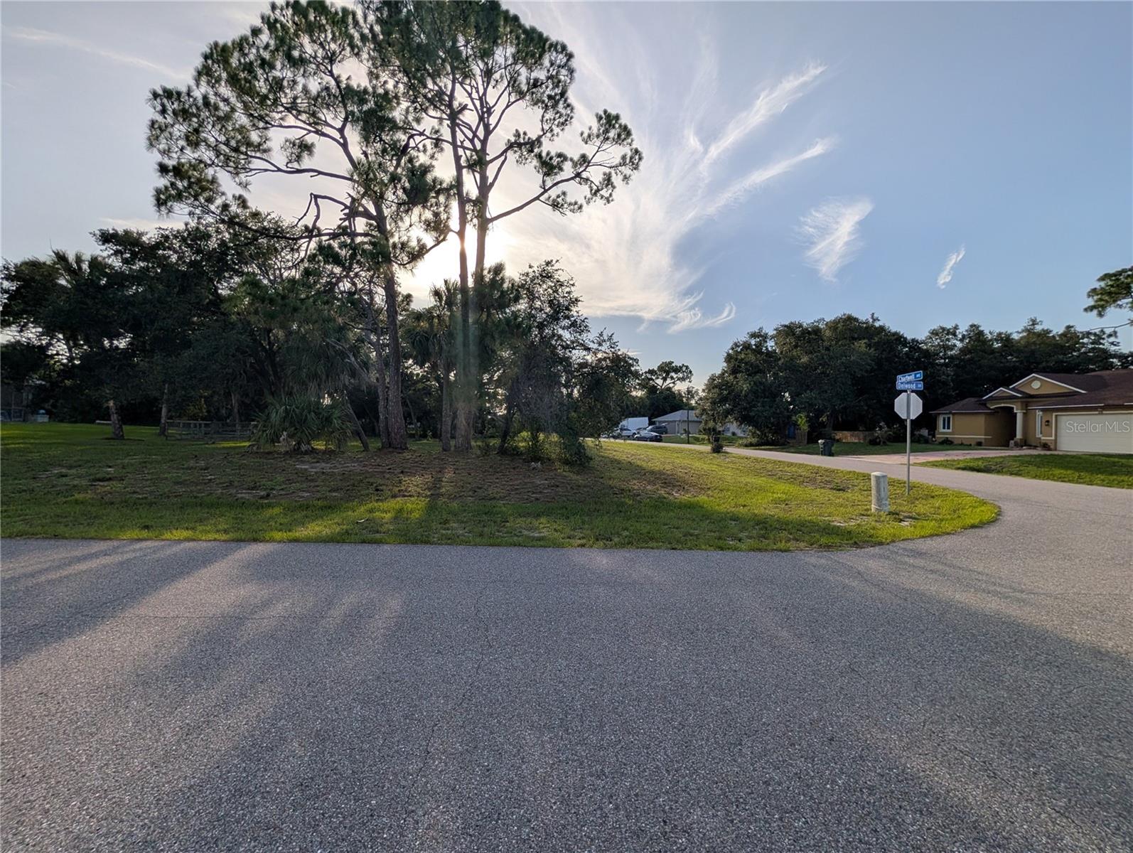 DELWOOD DR — photo 5