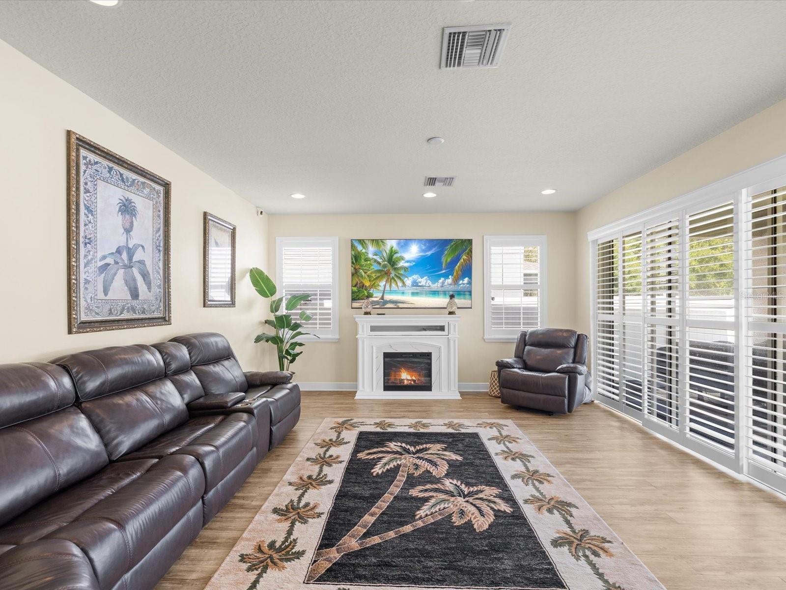 7117 PARK TREE DR — photo 13