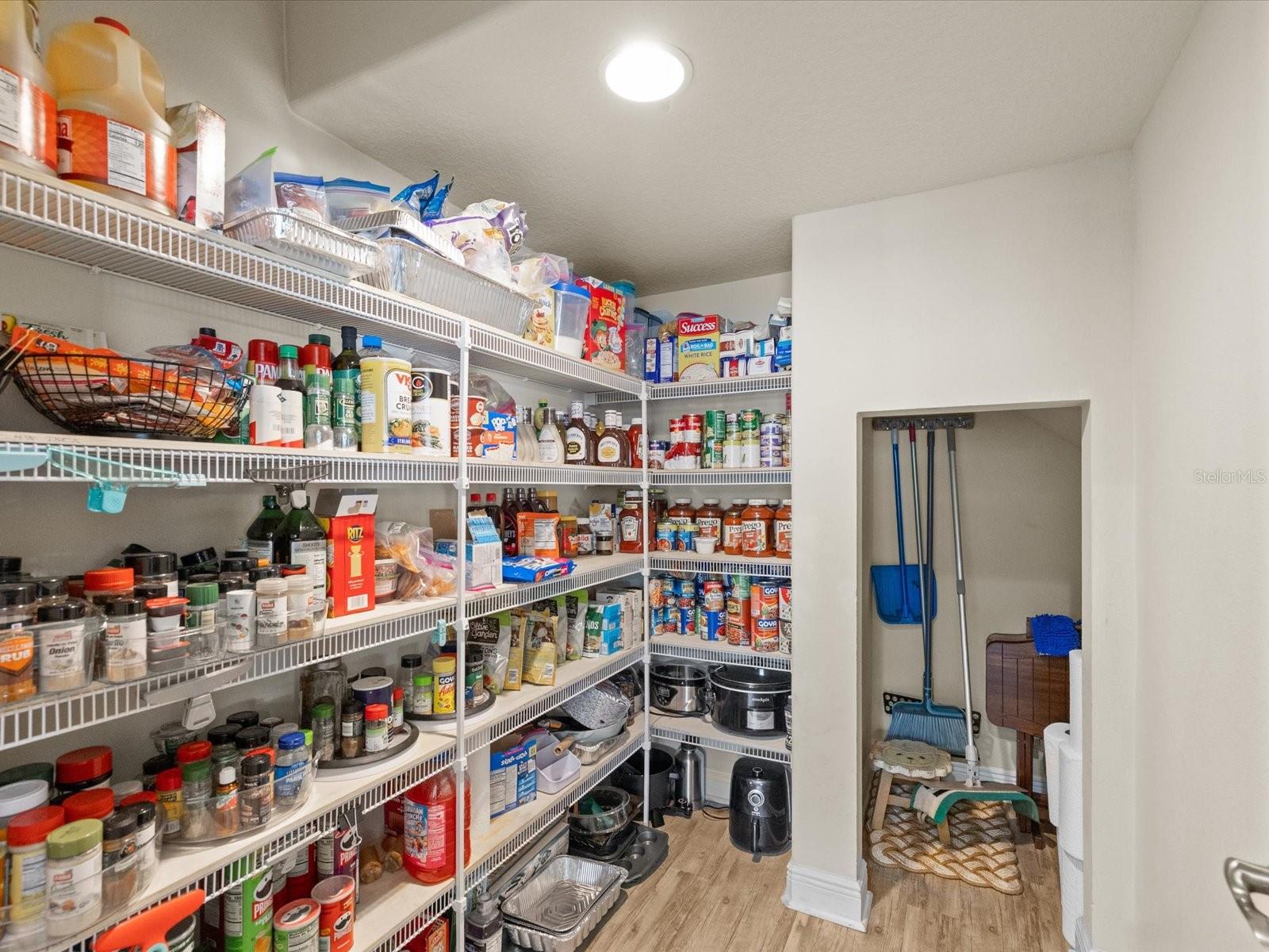 7117 PARK TREE DR — photo 12